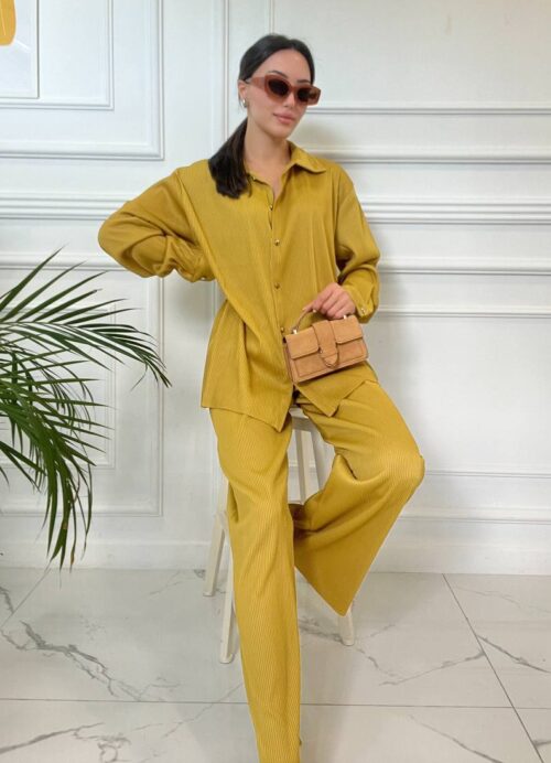 ensemble ample chemise et pantalon moutarde